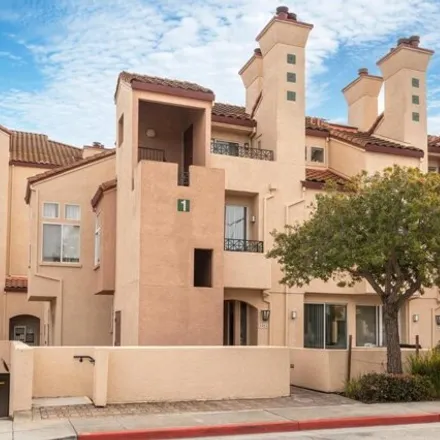 Rent this 2 bed townhouse on Dero in O'Farrell Street, Hayward Park