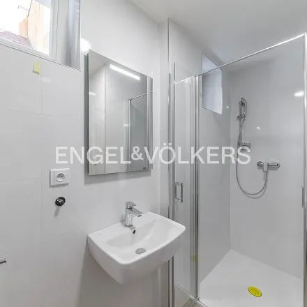 Image 4 - Základní škola Santoška, U Santošky 1, 150 00 Prague, Czechia - Apartment for rent