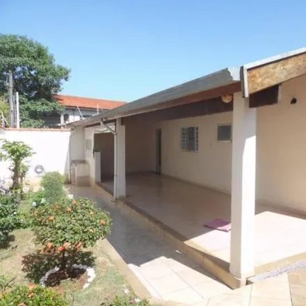 Rent this 3 bed house on Rua dos Solimões in Vila Amorim, Americana - SP