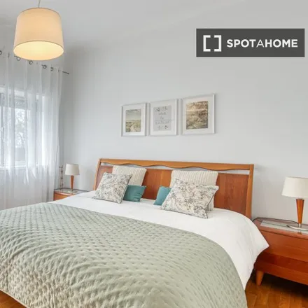 Rent this 3 bed room on Travessa de Pereiró in 4460-033 Matosinhos, Portugal