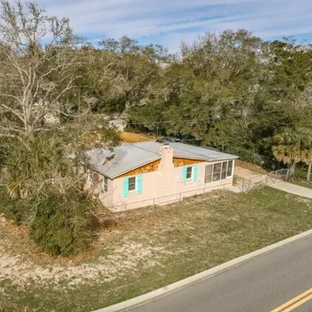 Image 3 - 576 Northwest Avenue B, Carrabelle, FL 32322, USA - House for sale