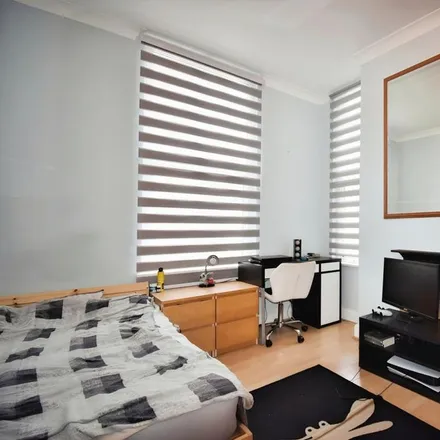 Image 6 - Sandrock Road, London, SE13 7TP, United Kingdom - Apartment for rent