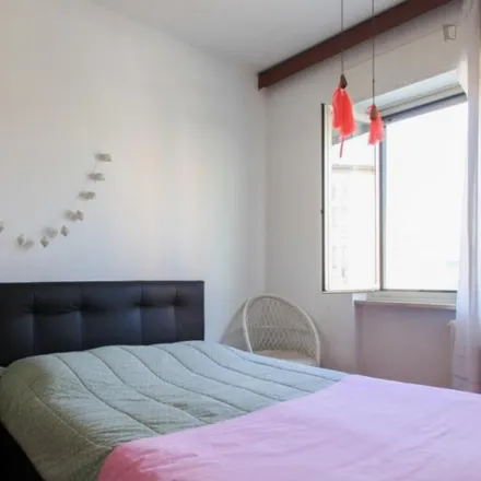 Rent this 3 bed room on Alzaia Naviglio Pavese in 106, 20142 Milan MI
