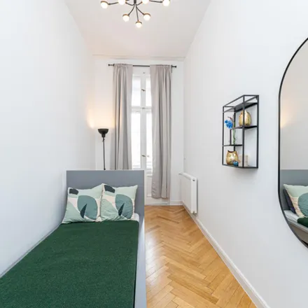 Rent this 6 bed room on Piccola Taormina in Uhlandstraße 29, 10719 Berlin