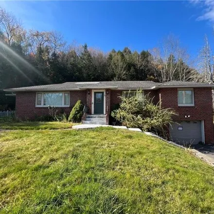 Buy this 3 bed house on 39 Edgewood Place in South Fallsburg, Sullivan County