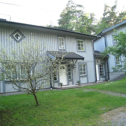Rent this 9 bed apartment on Koltrastvägen in 192 55 Sollentuna kommun, Sweden