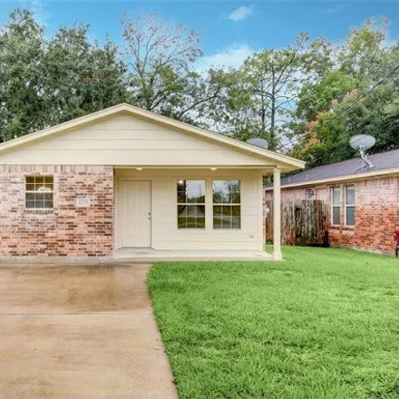 Buy this 3 bed house on 12123 11th Street in Santa Fe, TX 77510