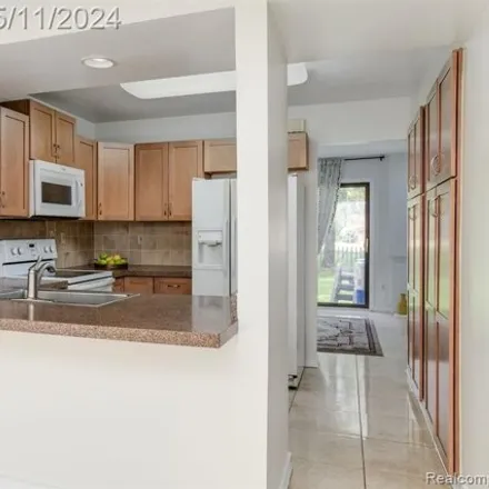 Image 3 - 5209 North Potomac Run, West Bloomfield Township, MI 48322, USA - Condo for sale