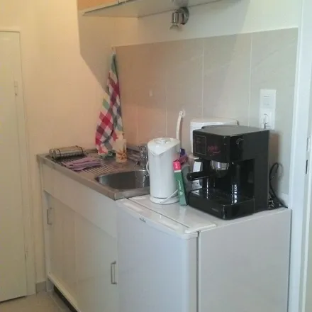 Rent this 2 bed apartment on Drosselweg 4 in 30559 Hanover, Germany