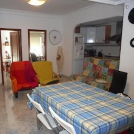 Image 3 - Carrer de les Alqueries de Bellver, 17, 46015 Valencia, Spain - Room for rent