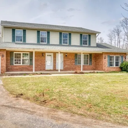 Rent this 3 bed house on Stone Chapel Road in The Hermitage, Carroll County