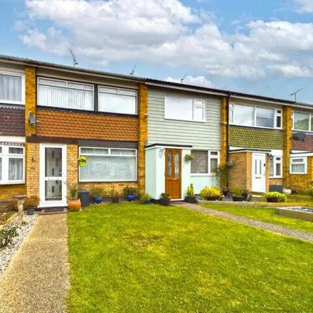 Buy this 2 bed townhouse on The Finches in Hadleigh, SS7 3LP