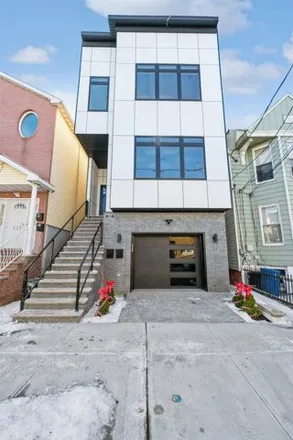 Buy this 6 bed house on 157 Hopkins Avenue in Croxton, Jersey City