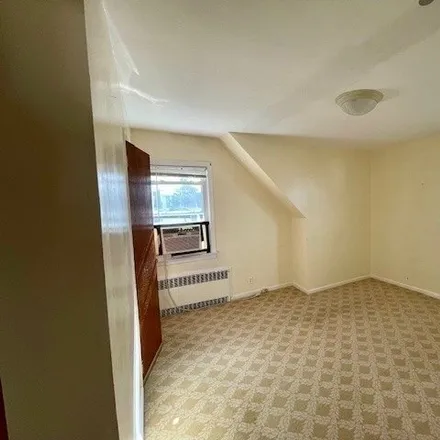 Image 7 - 138-25 242nd Street, New York, NY 11422, USA - House for rent
