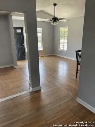 Image 4 - 283 Coyle Place, San Antonio, TX 78201, USA - House for sale