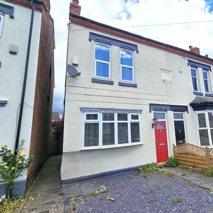 Rent this 3 bed duplex on Holifast Road in Sutton Coldfield, B72 1AU