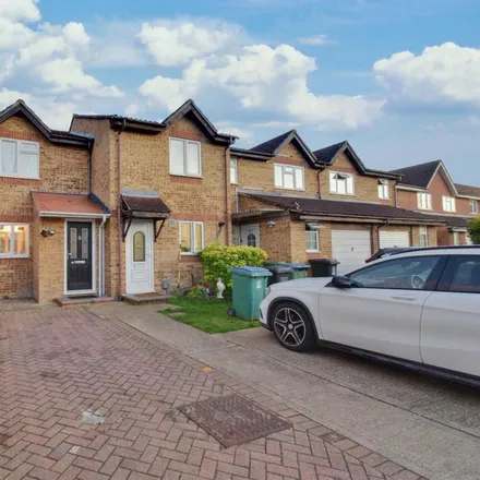 Rent this 3 bed house on 74 St. Mary's Road in Watford, WD18 0WQ