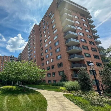 Rent this 1 bed condo on 4201 Cathedral Ave NW Apt 419E in Washington, District of Columbia