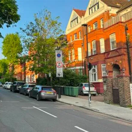 Rent this 3 bed room on Quality Hotel Hampstead in 5 Frognal, London