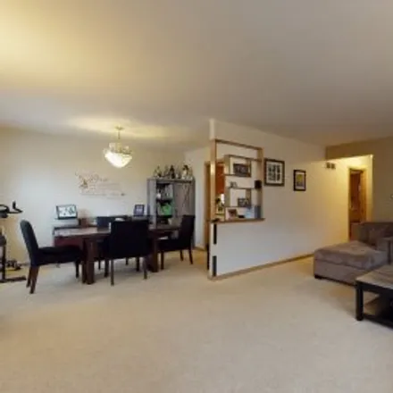 Buy this 6 bed apartment on 6040 North Tripp Avenue in Old Edgebrook, Chicago