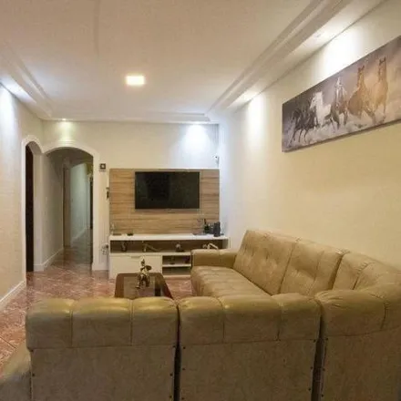 Buy this 4 bed house on Rua Safira in Centro, Diadema - SP