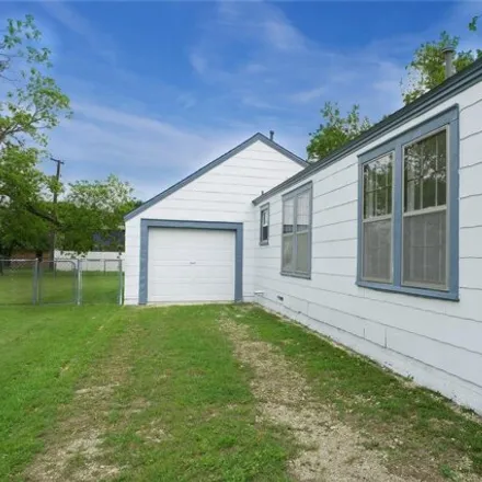 Image 3 - 227 South Hickory Street, Muenster, Cooke County, TX 76252, USA - House for sale