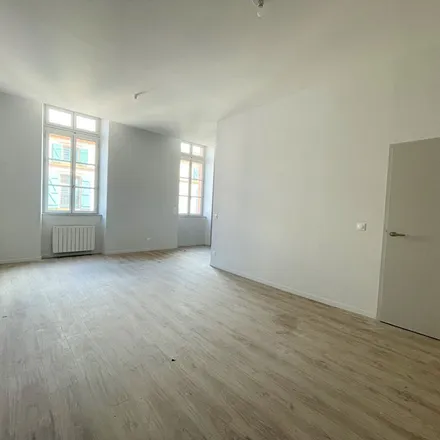 Rent this 3 bed apartment on 9 Rue Alfred Chanzy in 82000 Montauban, France