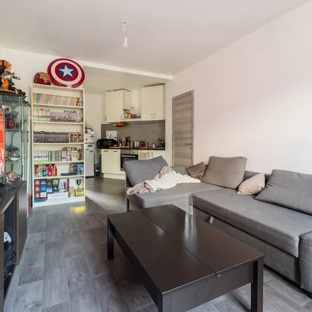 Image 5 - Avenue Paul Pastur 142, 6001 Charleroi, Belgium - Apartment for rent