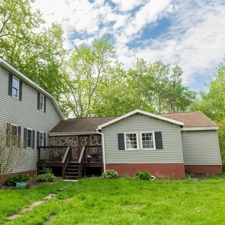 Buy this 3 bed house on 128 Franklin Road in Greenfield Township, PA 18407