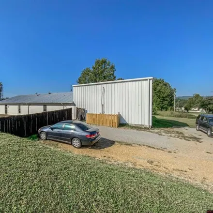 Image 1 - 199 East Industrial Park Road, Flippin, Marion County, AR 72634, USA - House for sale