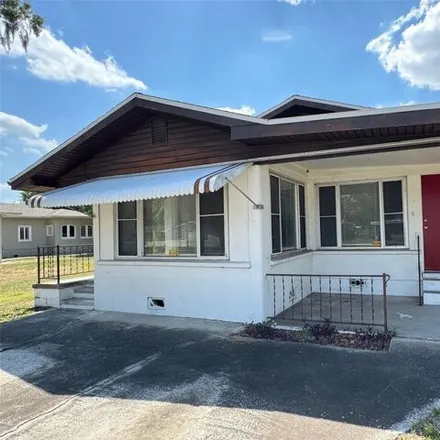 Buy this 3 bed house on 2616 Avenue T Northwest in Polk County, FL 33881