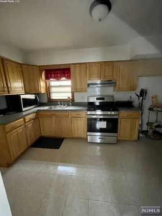 Image 2 - 57 Miller Street, Jersey City, NJ 07304, USA - House for rent