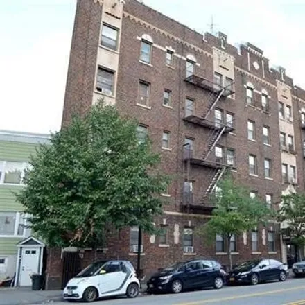 Image 8 - 821 Bergen Avenue, Bergen, Jersey City, NJ 07306, USA - House for rent