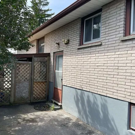 Image 4 - 186 Windsor Street, Oshawa, ON L1H 2E7, Canada - Apartment for rent