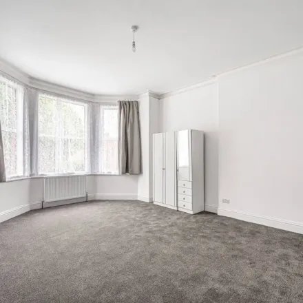 Rent this 9 bed apartment on 191 Walm Lane in London, NW2 3BU