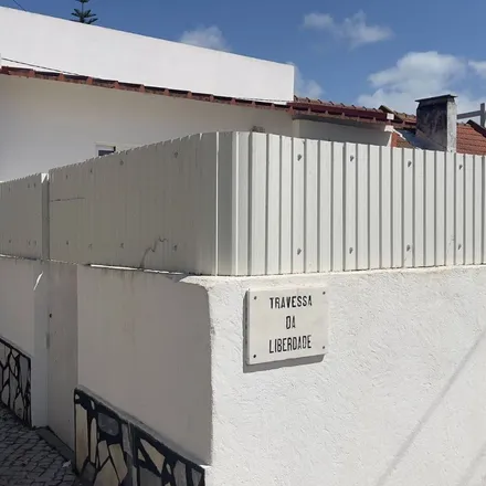 Rent this 1 bed apartment on Rua Egas Moniz in 2870-358 Montijo, Portugal