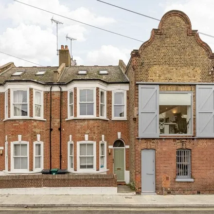 Rent this 3 bed apartment on 76 Farm Lane in London, SW6 1PP
