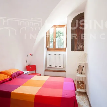 Image 8 - Piazza di Santo Spirito, Borgo Tegolaio, 50125 Florence FI, Italy - Apartment for rent