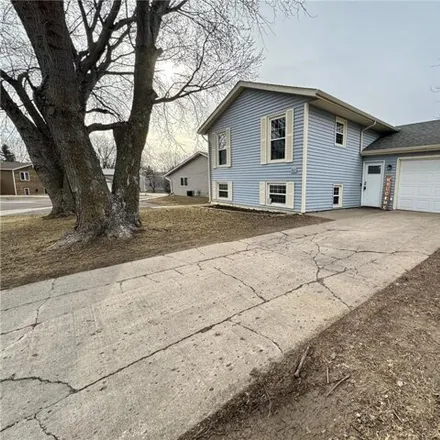 Buy this 5 bed house on 578 Riverbluff Drive in Windom, MN 56101