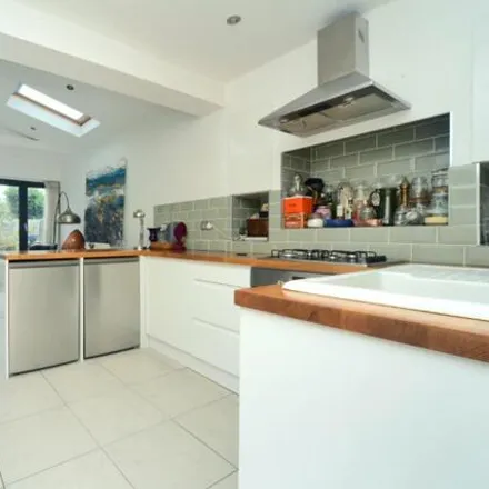 Image 6 - 69 Cheam Common Road, London, KT4 8RW, United Kingdom - House for sale