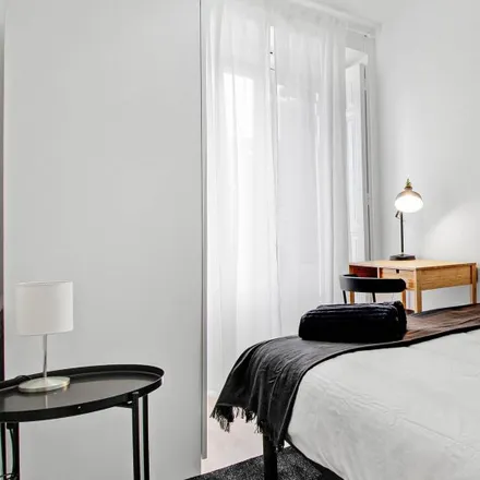 Rent this 9 bed room on Ochenta Grados in Calle de Manuela Malasaña, 10