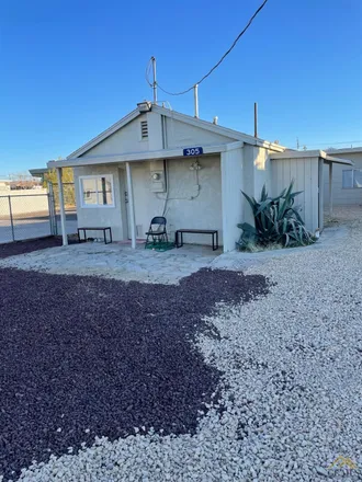 Buy this studio house on 307 West Station Avenue in Ridgecrest, CA 93555