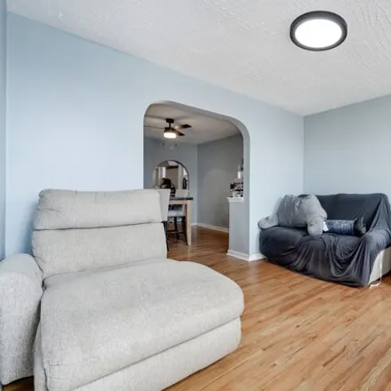 Image 3 - 1954 West 21st Place, Chicago, IL 60608, USA - House for sale