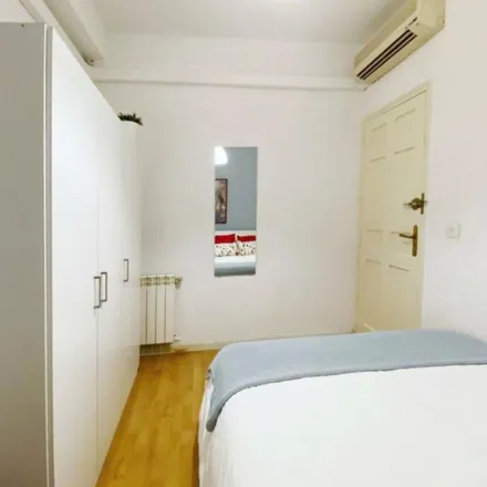 Rent this 14 bed apartment on Calle del Conde de Aranda in 5, 28001 Madrid