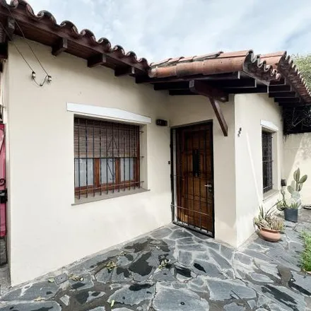 Buy this 3 bed house on Conscripto Bernardi in Partido de Lomas de Zamora, B1845 BZB Temperley