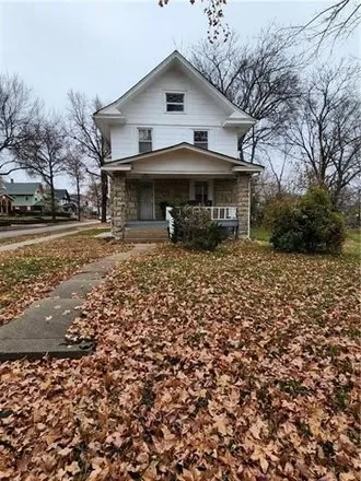 Buy this 3 bed house on 2100 East 36th Street in Kansas City, MO 64109