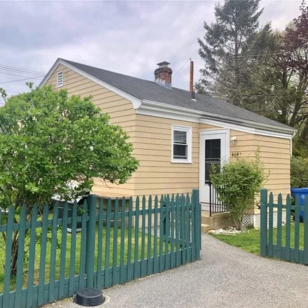 Rent this 2 bed house on 464 Forest Avenue in Middletown, RI 02842
