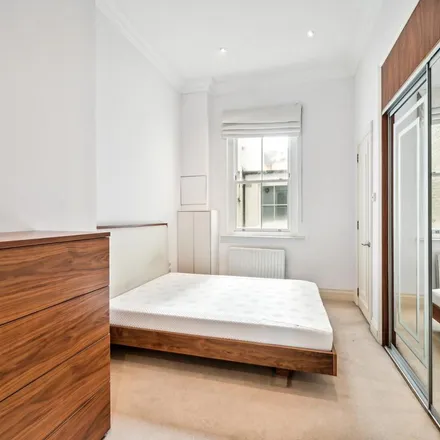 Image 3 - 212 Old Brompton Road, London, SW5 0BS, United Kingdom - Apartment for rent