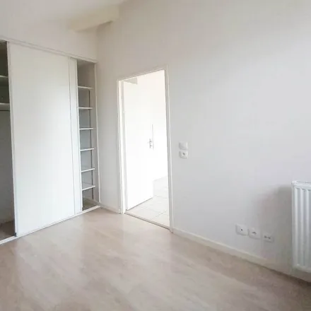 Rent this 3 bed apartment on 7 Avenue de Beutre in 33600 Pessac, France
