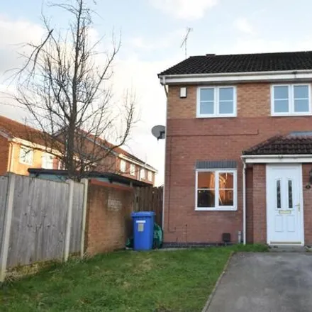 Rent this 3 bed room on Solva Close in King's Mills, Wrexham